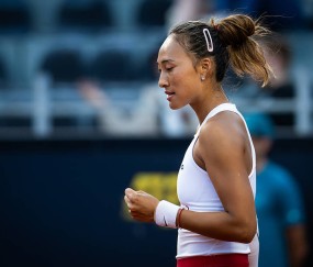 WTA罗马站：郑钦文2-0弗雷希 进16强将战前大满贯冠军